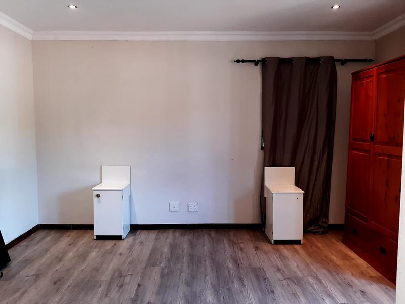 1 Bedroom Property for Sale in Lochnerhof Western Cape